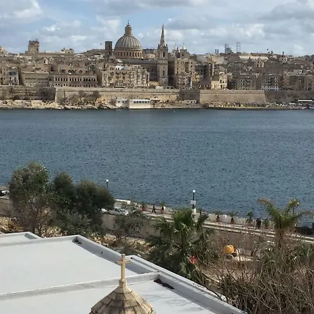 Valletta View-shopping * Sliema