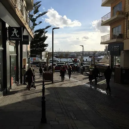 Valletta View-shopping * Sliema