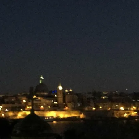 Valletta View-shopping Appartement Sliema